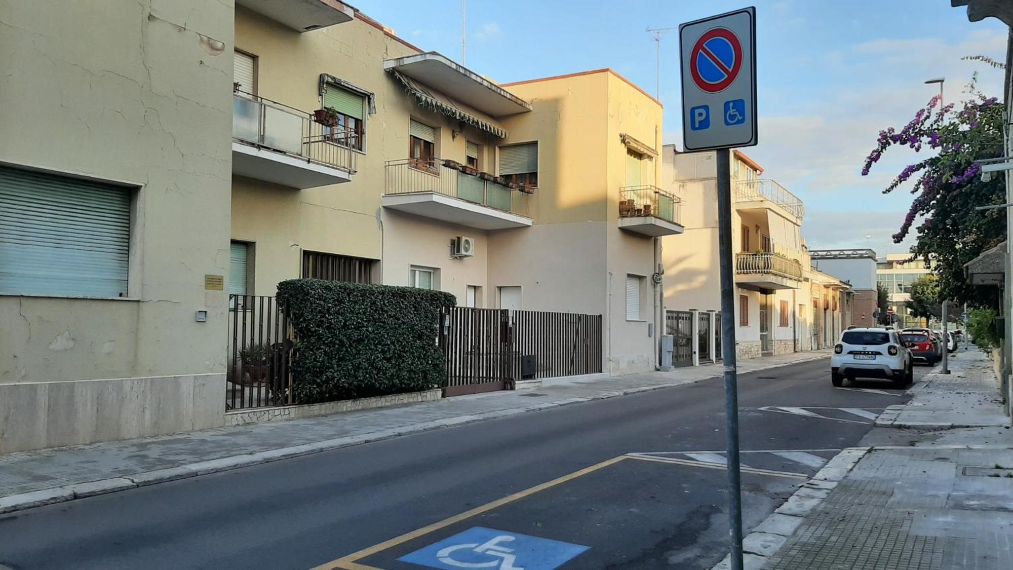Elegante Bilocale Con Giardino Apartment Lecce Exterior photo