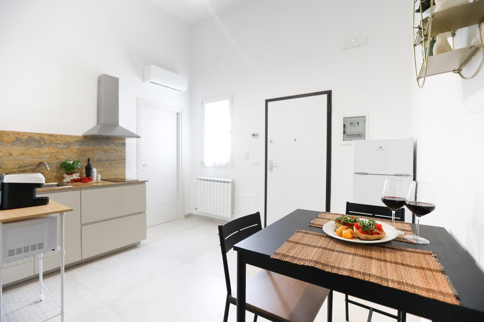 Elegante Bilocale Con Giardino Apartment Lecce Exterior photo